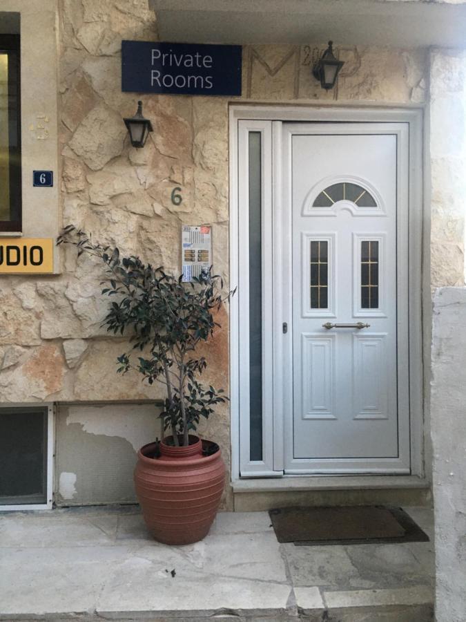 Centrally Located Private Rooms Heraklion  ภายนอก รูปภาพ