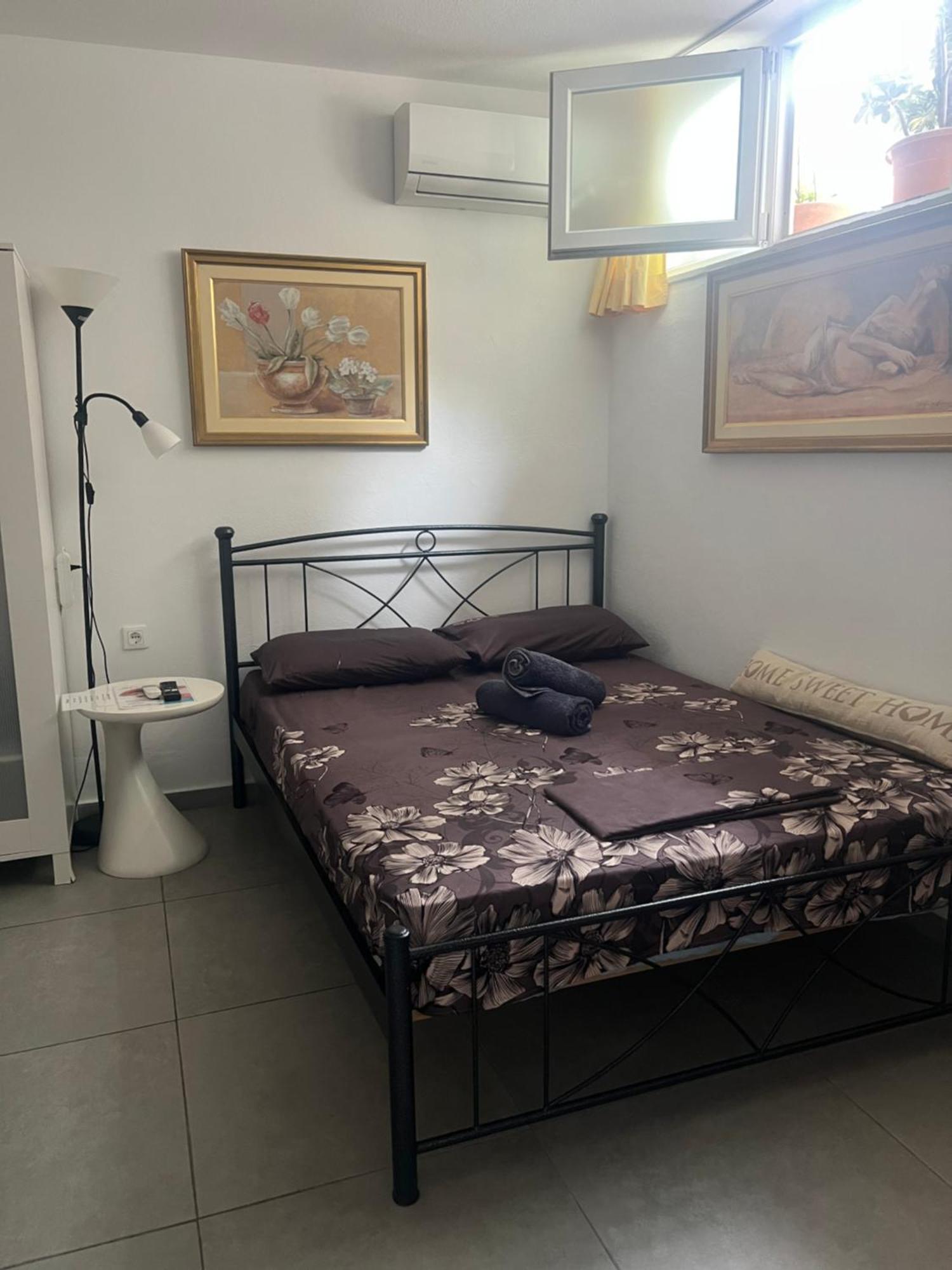 Centrally Located Private Rooms Heraklion  ภายนอก รูปภาพ